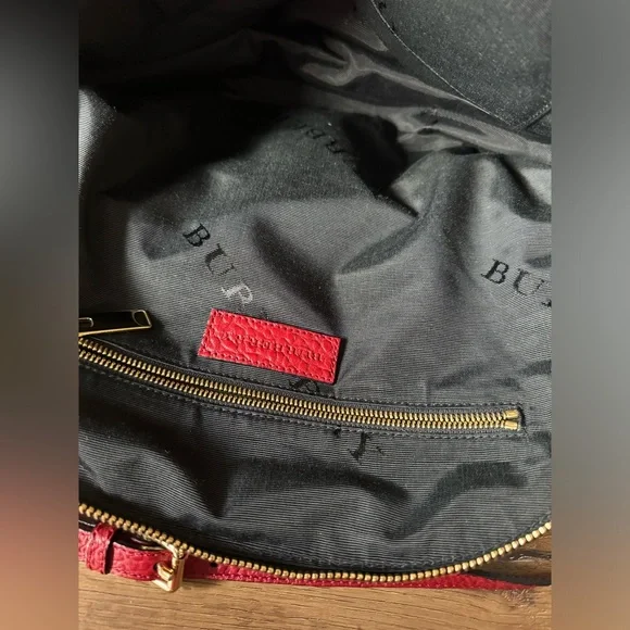 BURBERRY-AUTHENTIC (Preowned) Large Red Leather Handbag with Gold Hardware - Picture 11 of 16